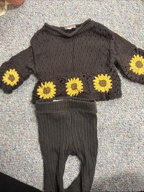 Baby girl 3M Matching Sunflower Knit Set - Dark Brown & Yellow top and pants GUC